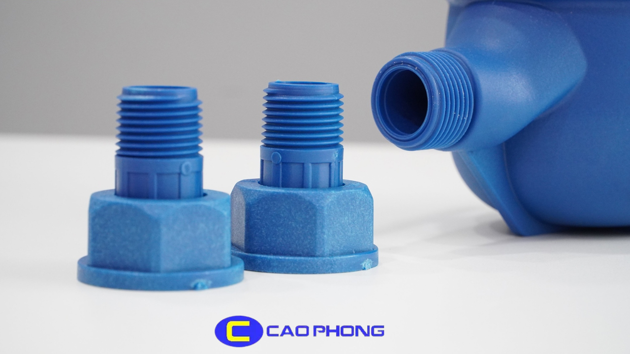 Cận cảnh rắc co nhựa lắp ren với đồng hồ nước Minh Hòa DN15